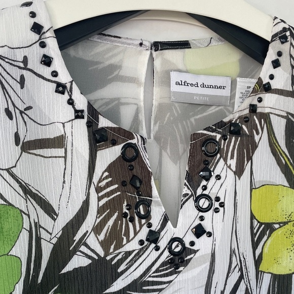 Alfred Dunner Sao Paolo Green and Black Floral Lined Blouse 8P - Picture 5 of 15